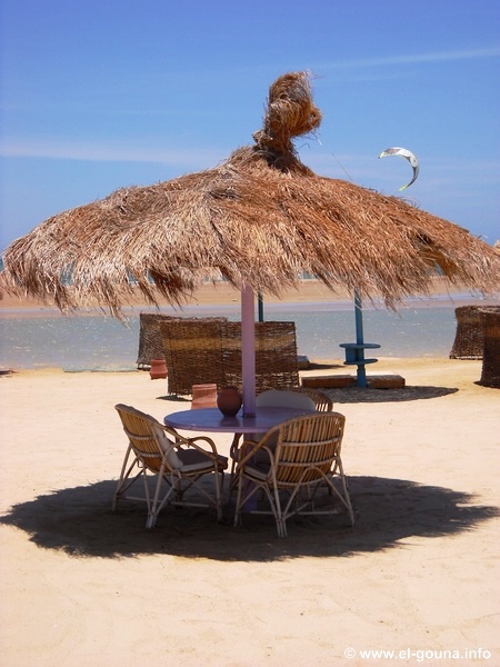 Buzzha Beach Bar & Restaurant 003.jpg