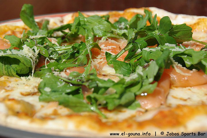 Jobos - Pizza with smoked salmon 004.jpg